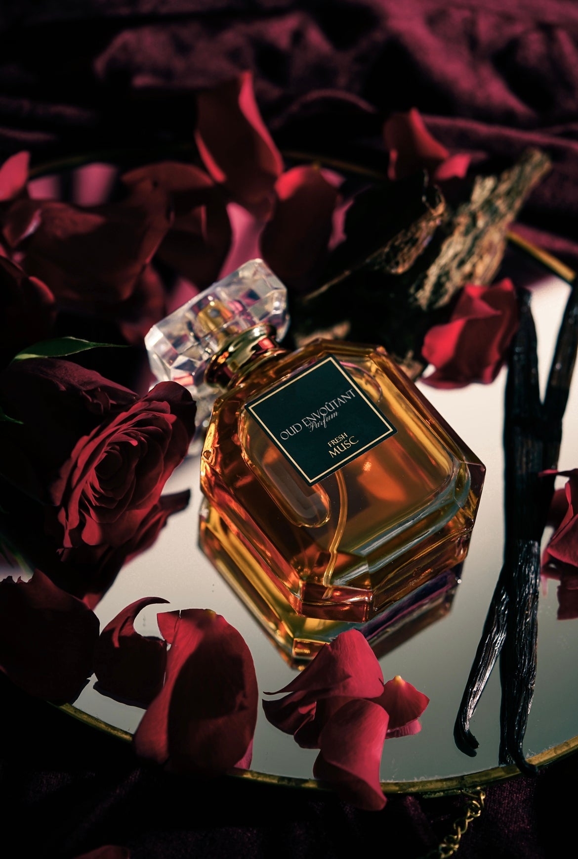 Parfum oud, musc blanc, vanille